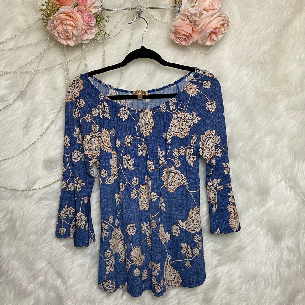 LAVISH Off-Shoulder Blue and Orange Blouse